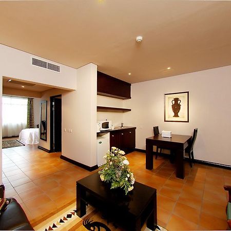 Blue Pearl Hotel & Apartments Daressalam Exterior foto