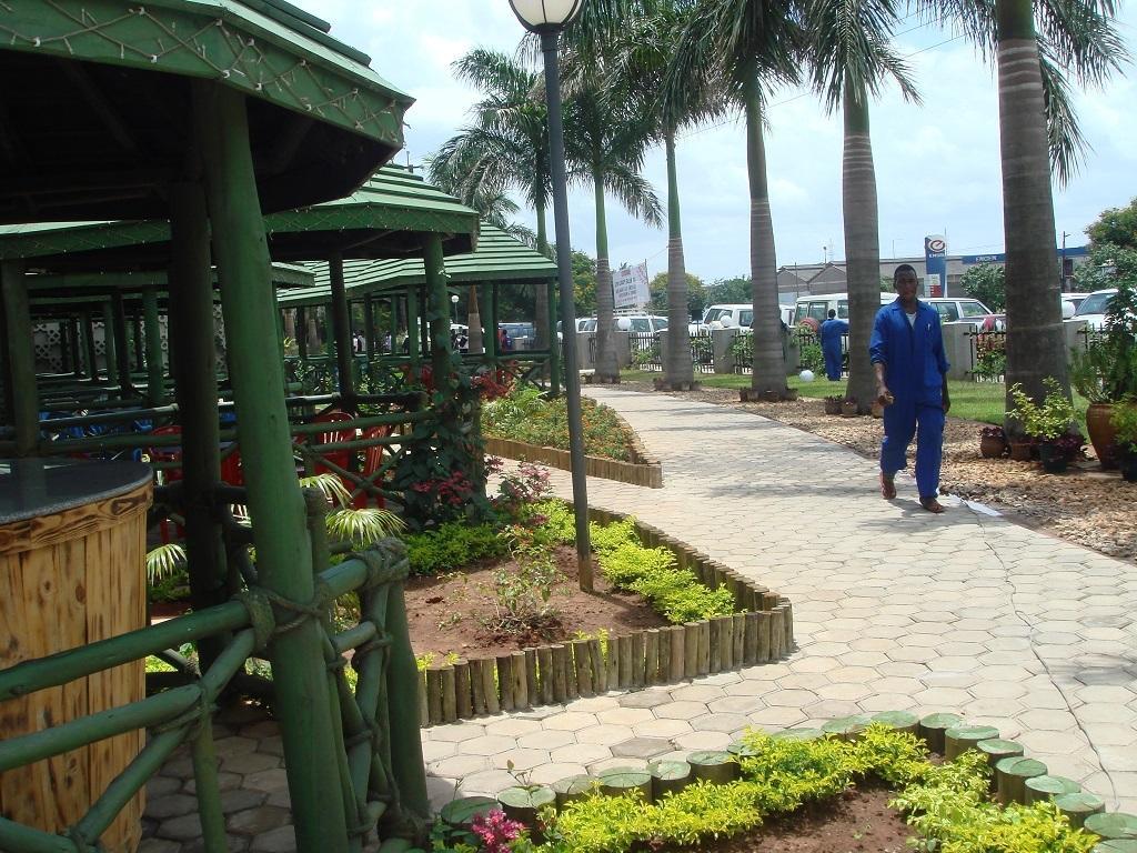 Blue Pearl Hotel & Apartments Daressalam Exterior foto
