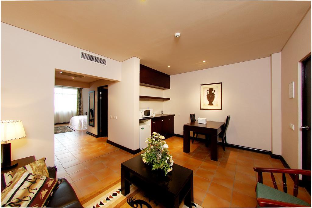 Blue Pearl Hotel & Apartments Daressalam Exterior foto
