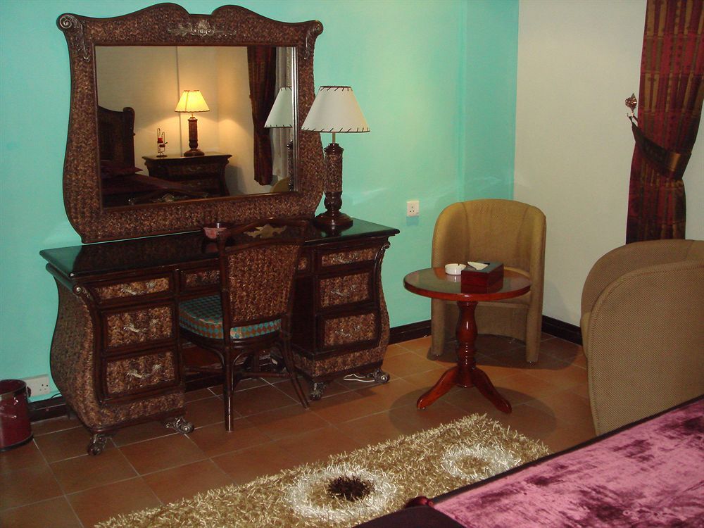Blue Pearl Hotel & Apartments Daressalam Exterior foto